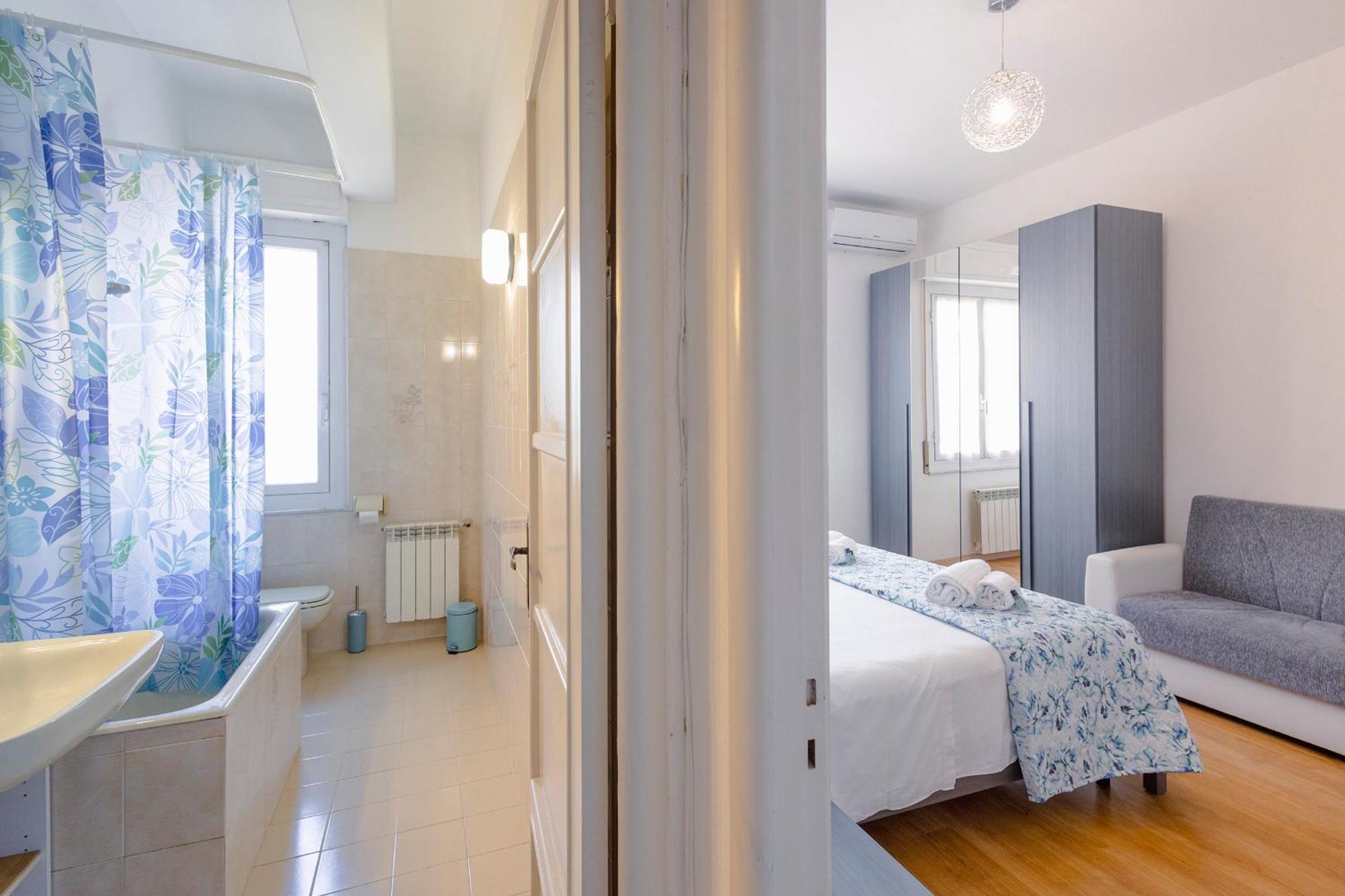 "L'Attico Bianco" City View 10 M A Piedi Dal Mare 萨沃纳 外观 照片