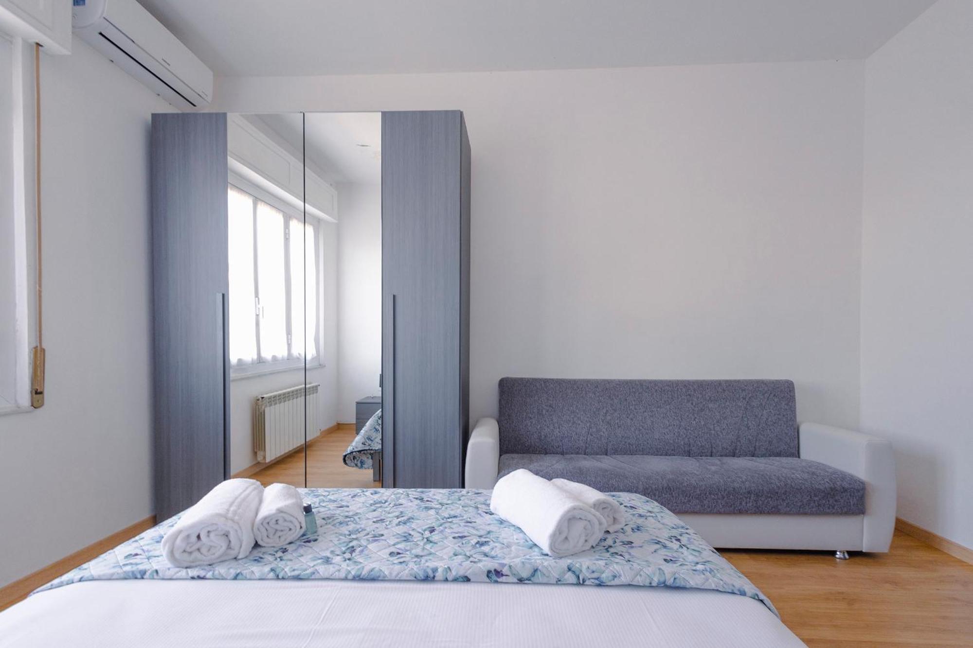 "L'Attico Bianco" City View 10 M A Piedi Dal Mare 萨沃纳 外观 照片