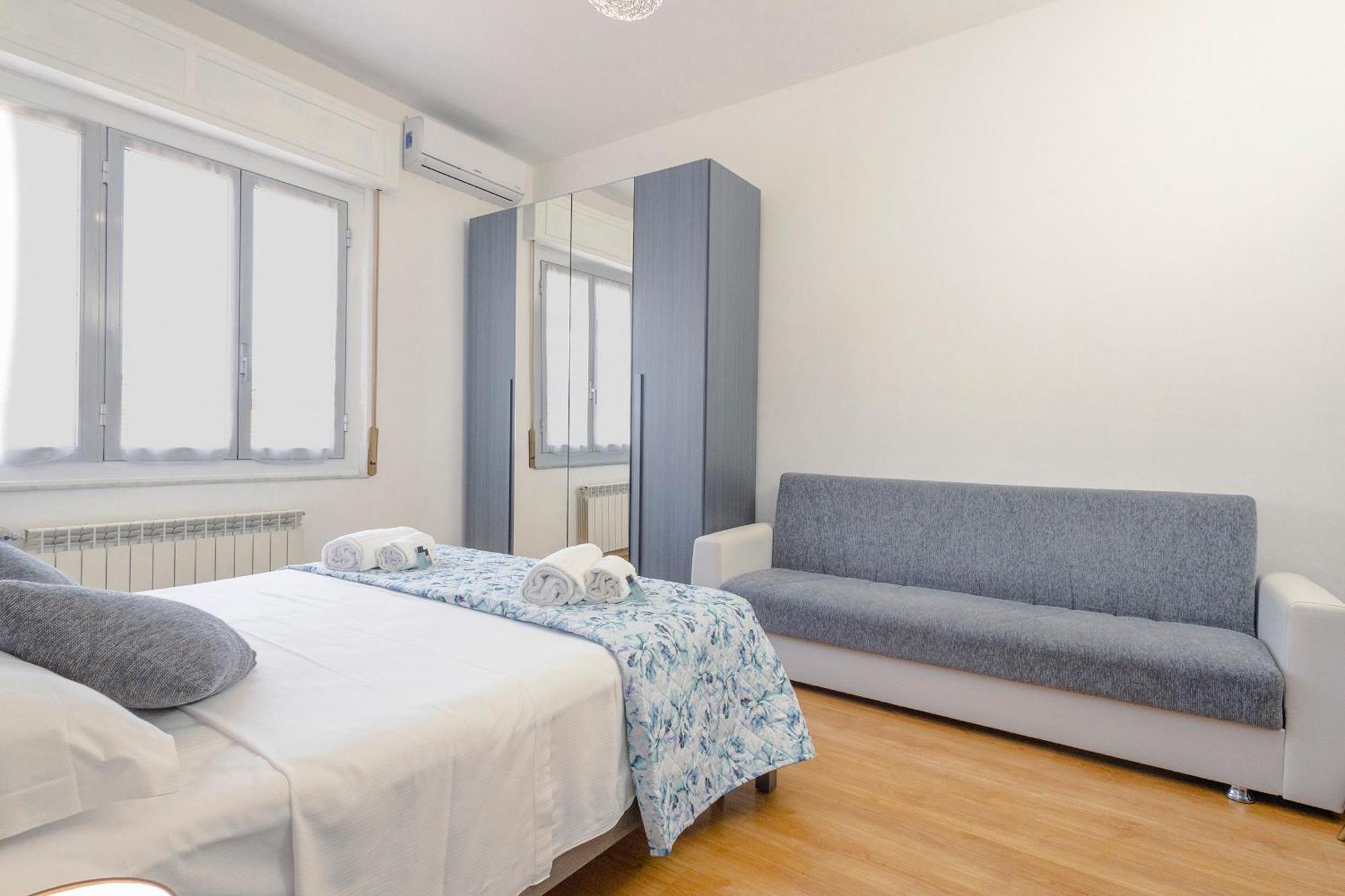 "L'Attico Bianco" City View 10 M A Piedi Dal Mare 萨沃纳 外观 照片